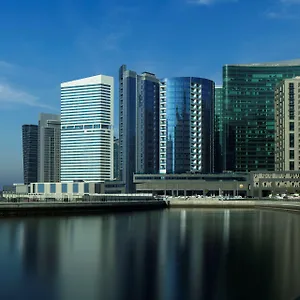 Radisson Blu Hotel, Waterfront فندق