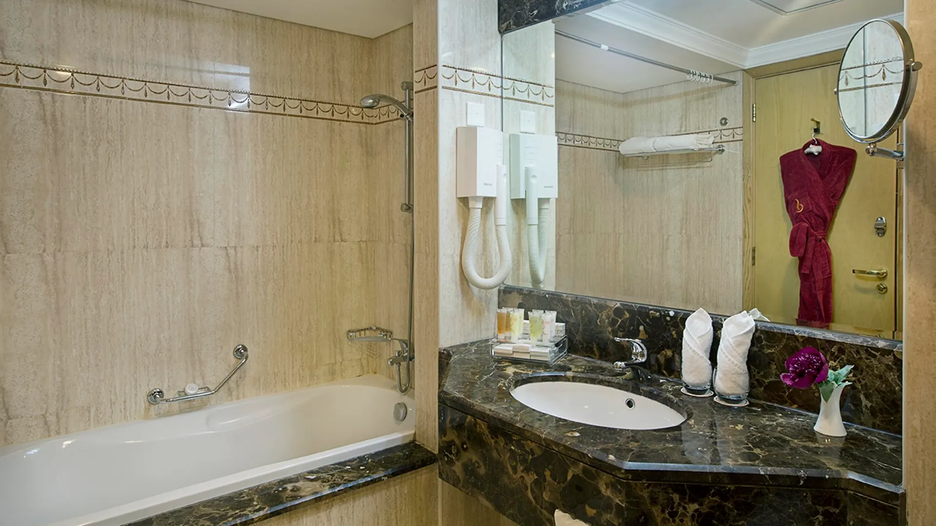 City Seasons Hotel Dubai